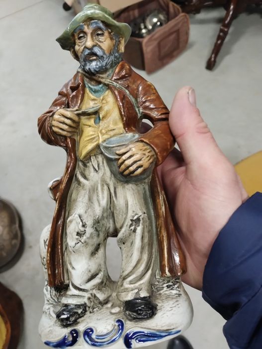 Керамічна статуетка