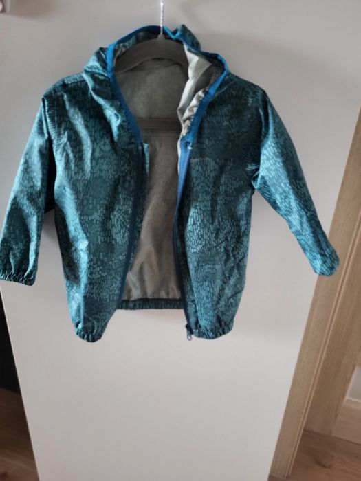 Cienka kurtka przeciwdeszczowa