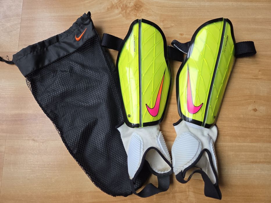 Ochraniacze piłkarskie NIKE Protegga Flex rozm. L