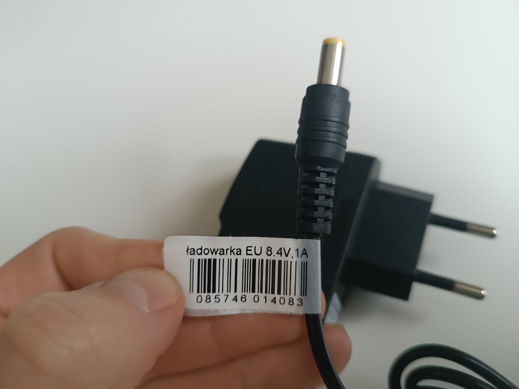 Ładowarka 8,4V 1A Li-ion charger