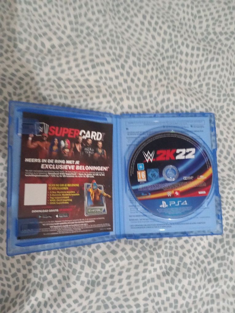 Ps4 Slim (usada) + Comando + Wwe 2k22
