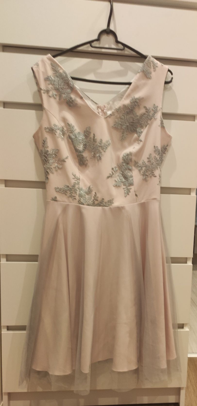 Elegancka sukienka