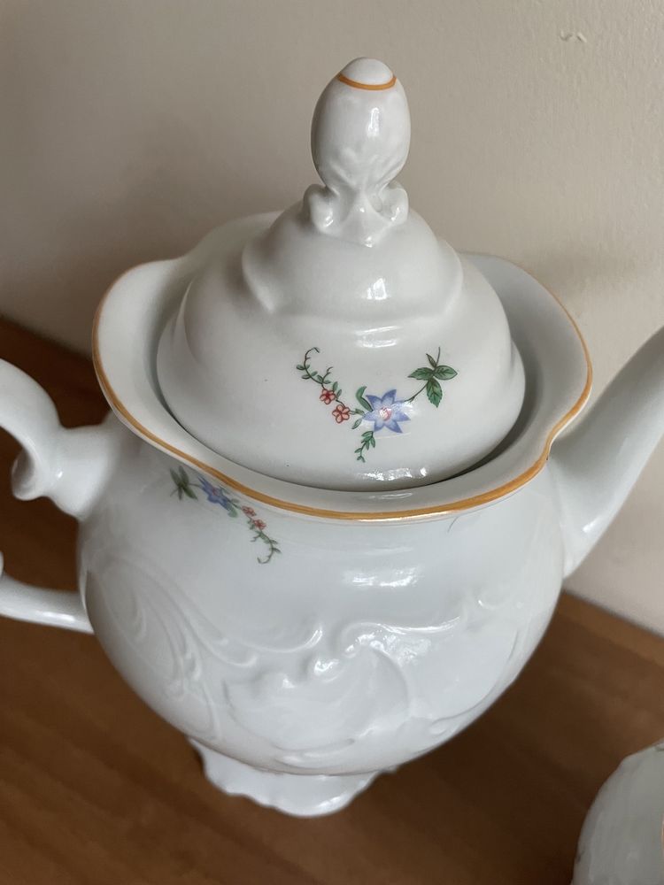 PRL - Wałbrzych - dzbanek / mlecznik / porcelana