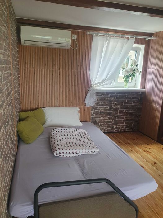 Частина будинку подобово біля озера(ціна з особи)