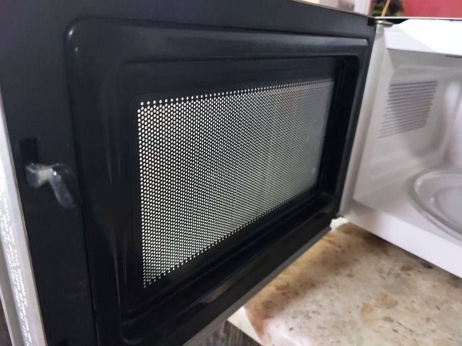 Микроволновка Liberton