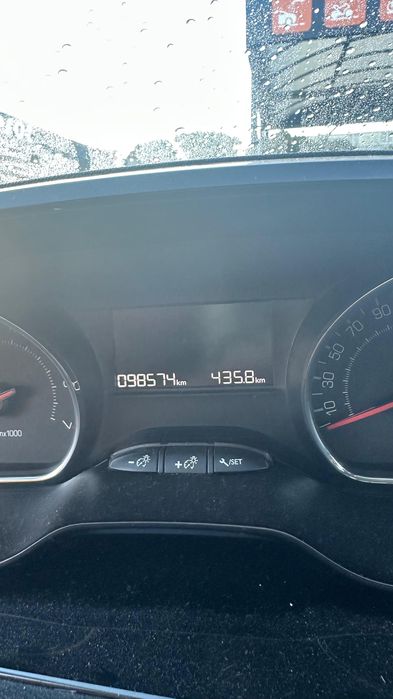 Peugeot 208 1.2VTI