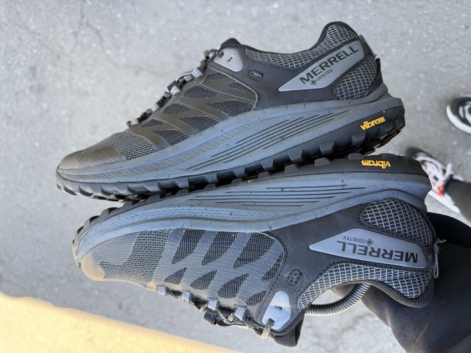 Merrell gore tex кроссовки  оригинал 47 размер 46  черные