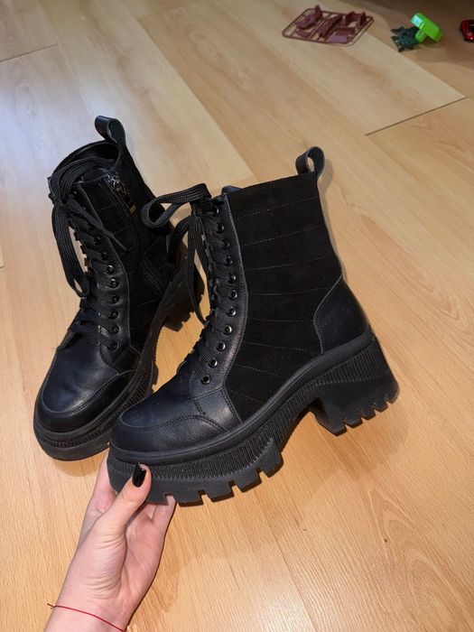 Жіночі зимові ботинки