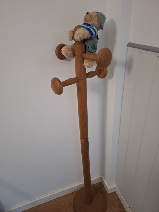 Cabide de pé madeira para quarto  criança
