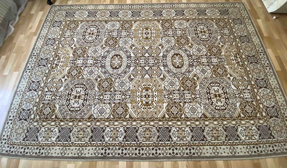 Ковёр  на пол или  на стену.