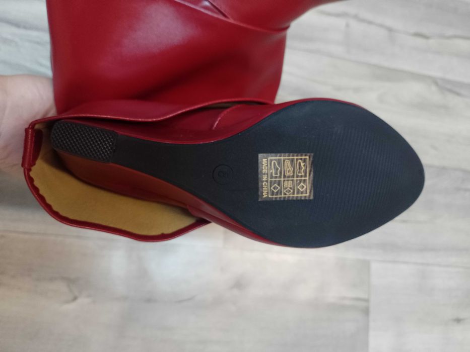 (38/39) Czerwone Kozaki kowbojki na koturnie, NOWE