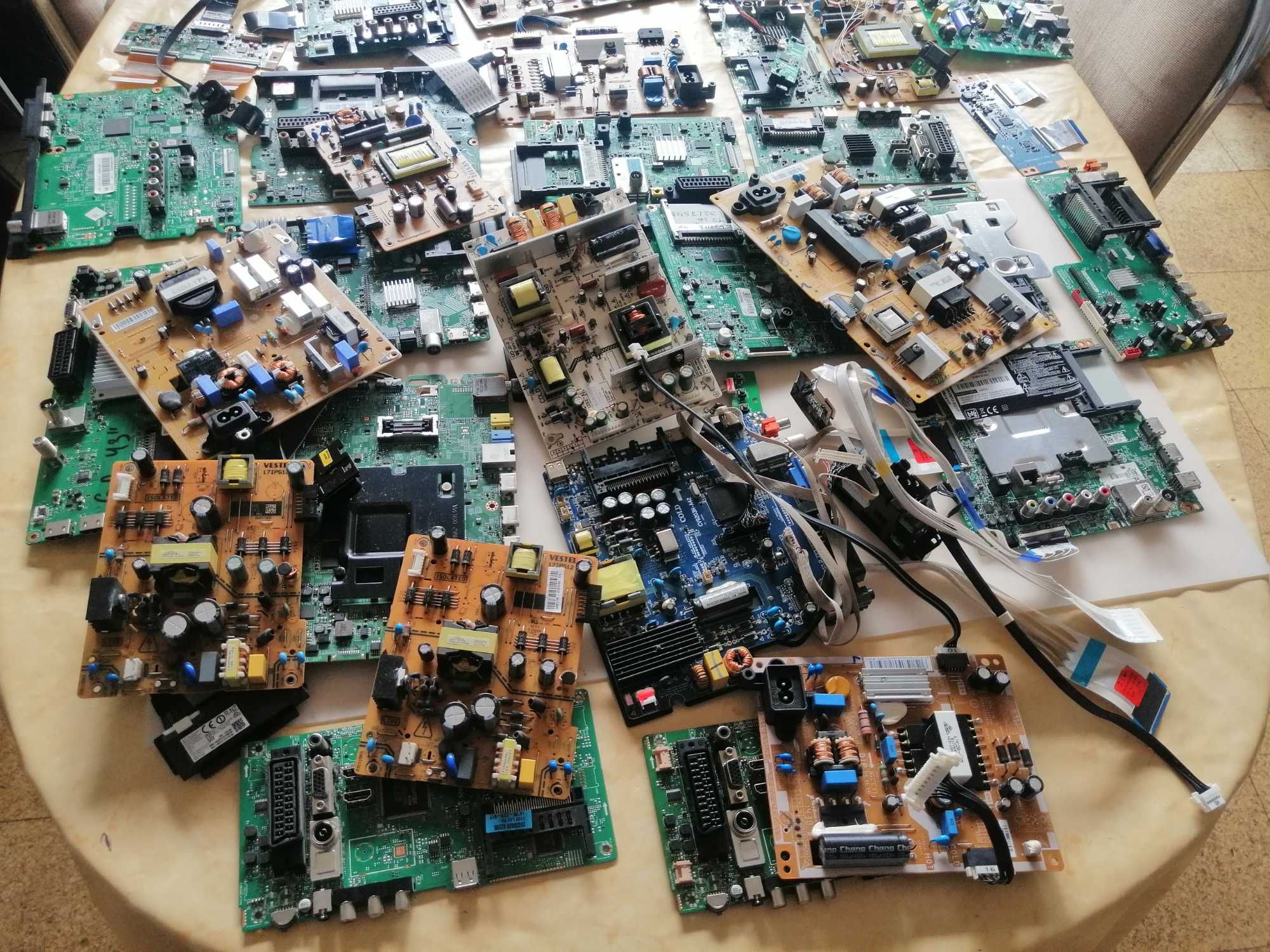 Placas para TVS. Mainboards, Fontes, REPARAÇÕES.