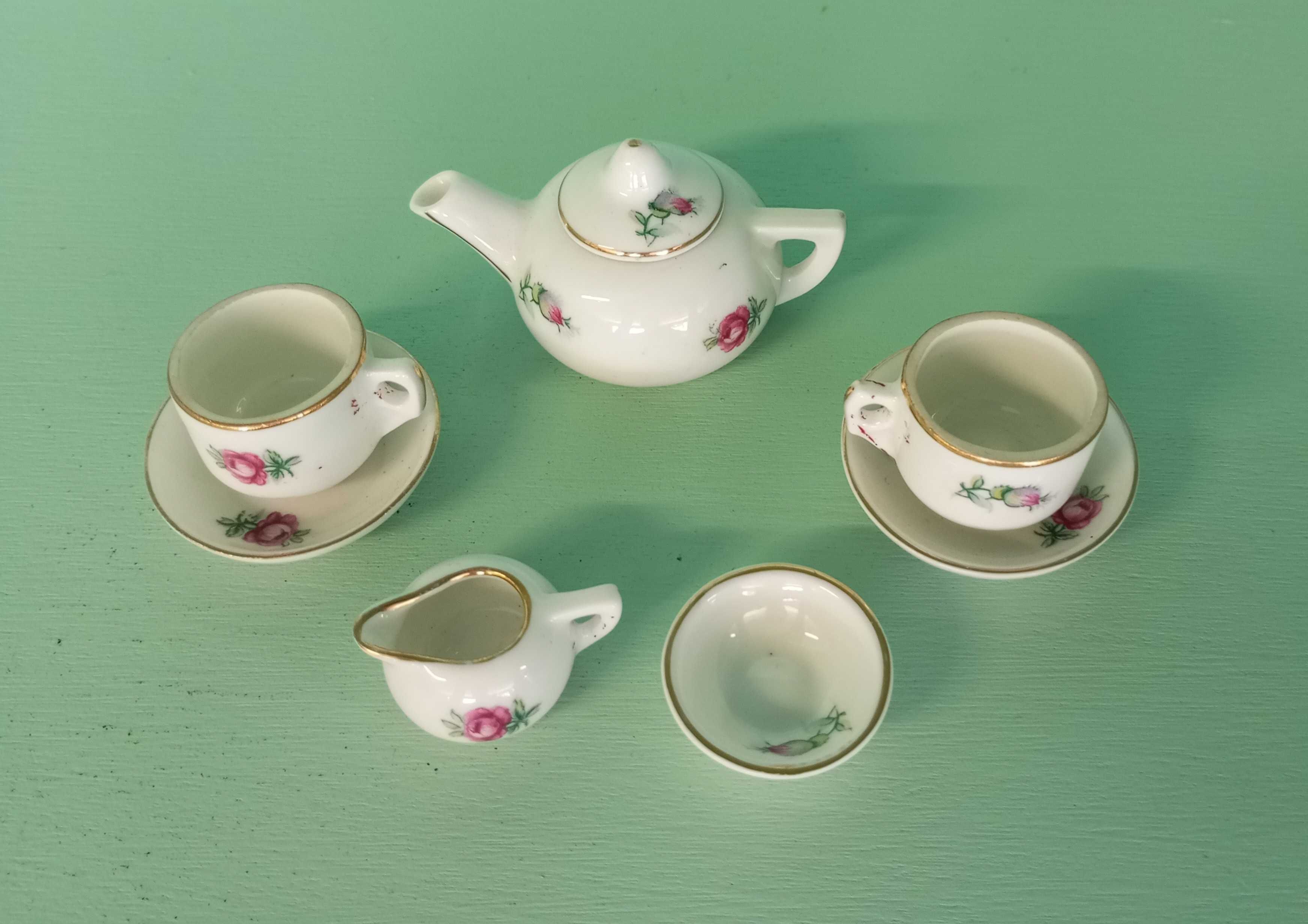 Antigo tête-à-tête miniatura em porcelana da Vista Alegre 1947 a 1968