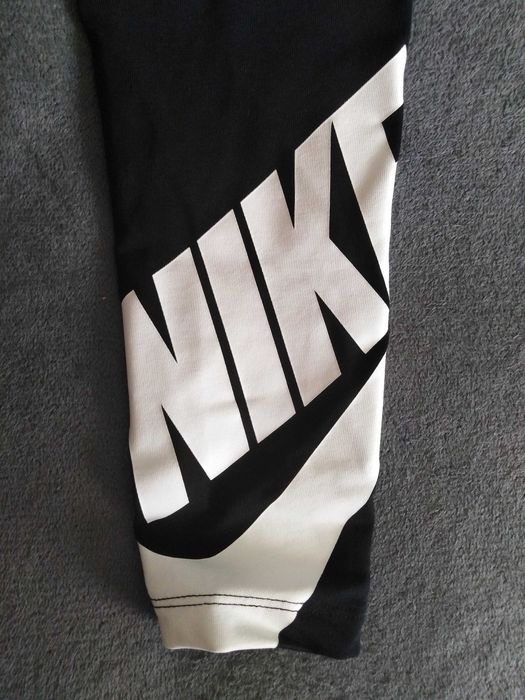 Legginsy damskie.