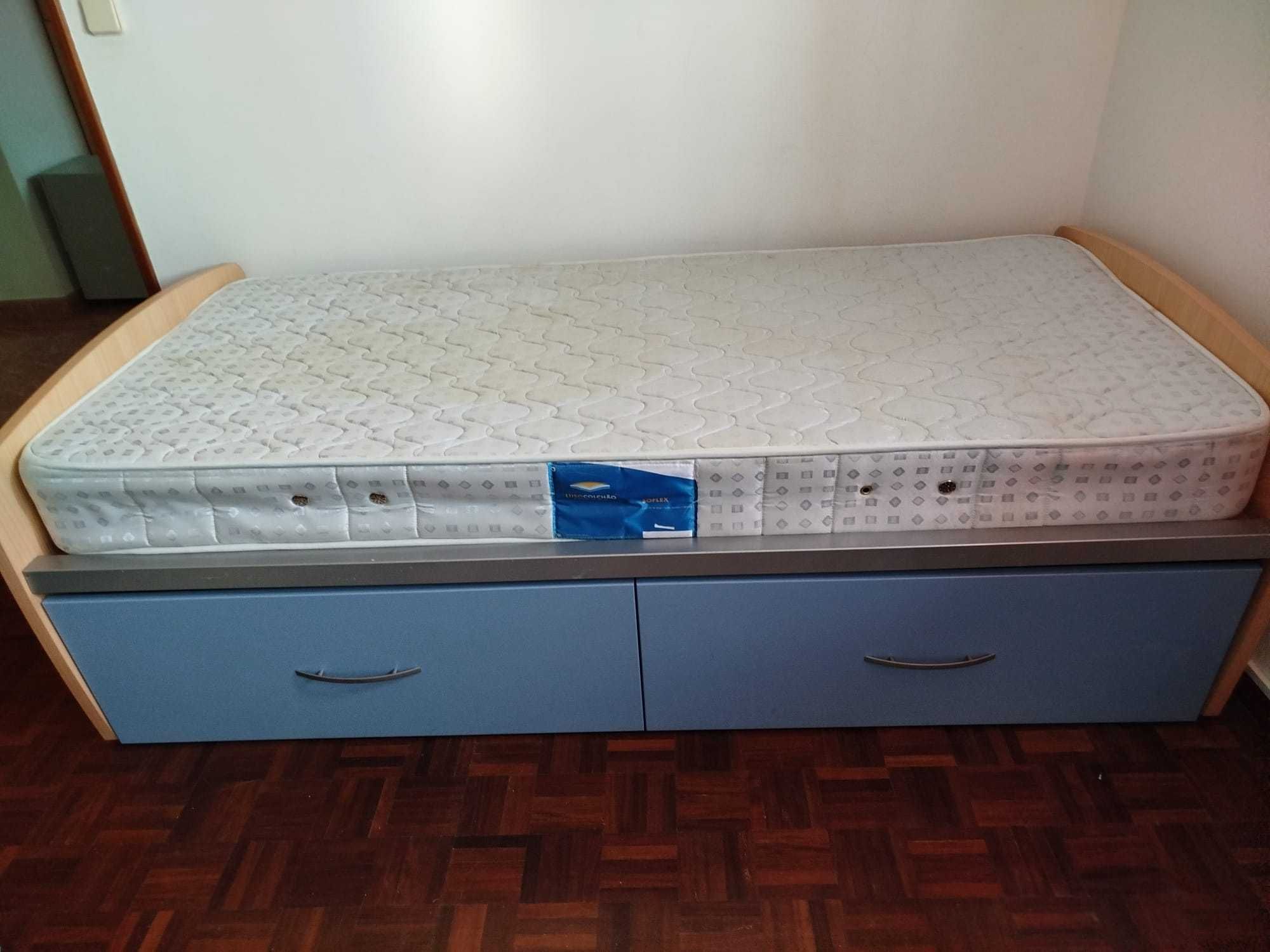Quarto de criança praticamente novo