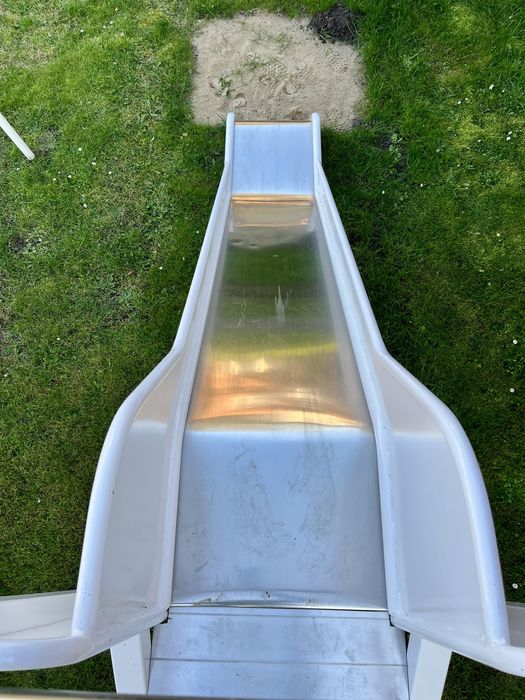 Plac zabaw, zjeżdżalnia, huśtawka