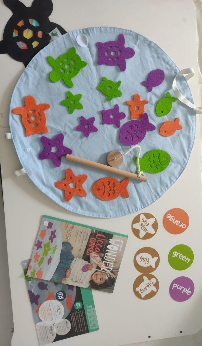 ryby KiwiCo skrzynka aktywności Montessori kategorie kolory kształty