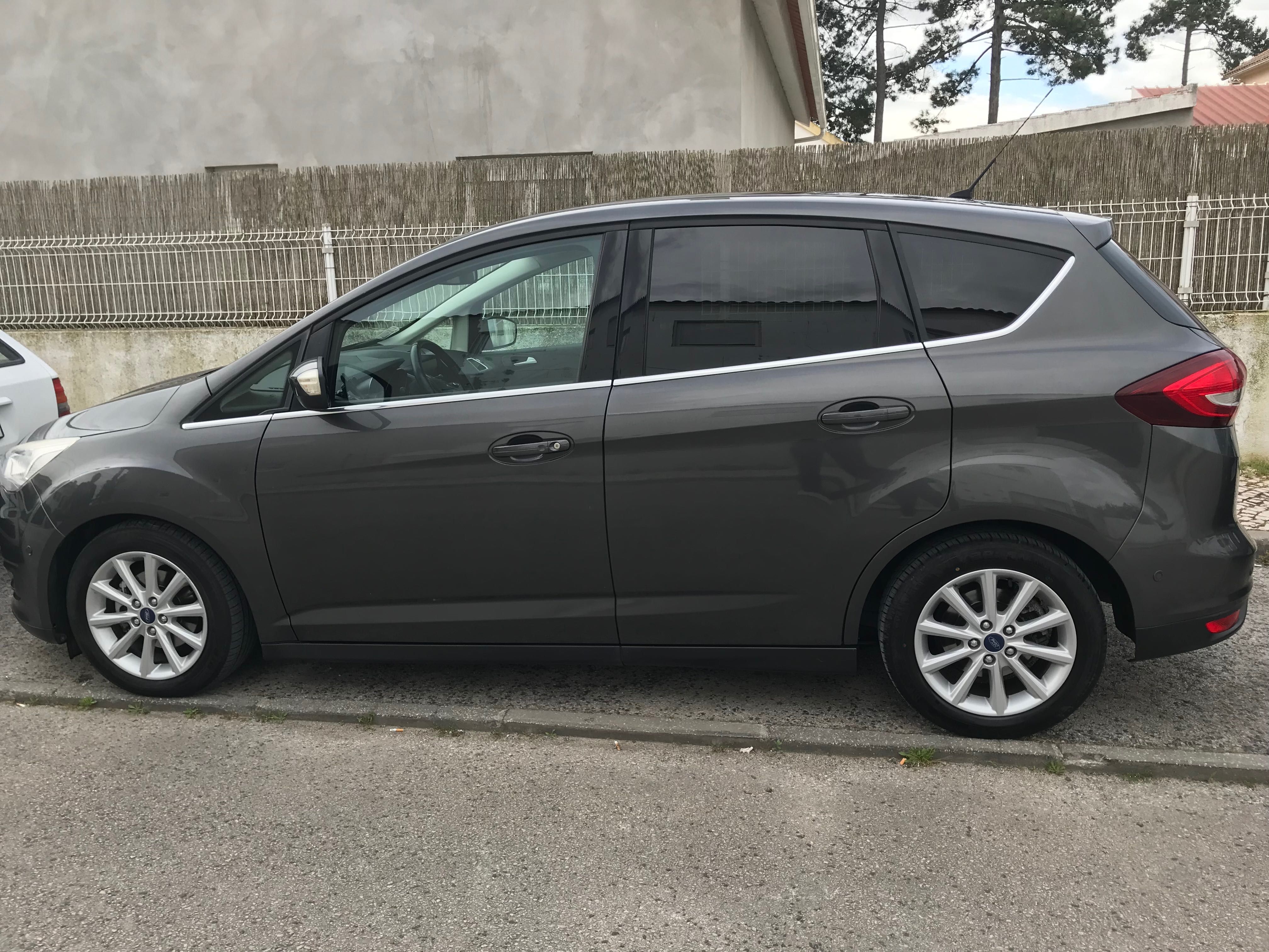 Ford C-Max em ótimo estado