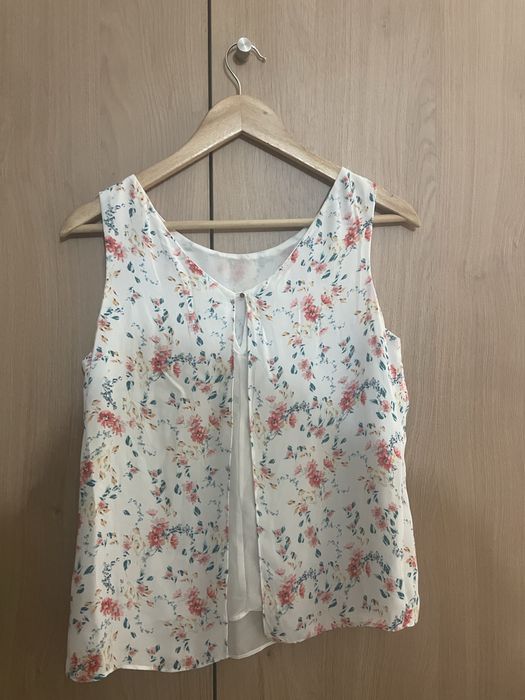 Camisola com estampa de flores