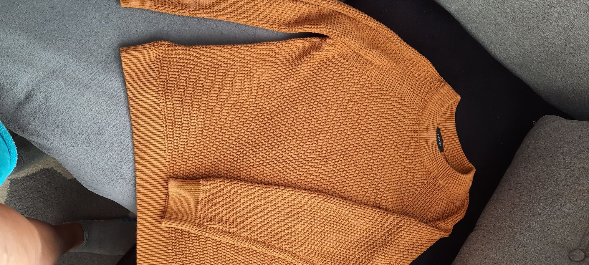 2 szt Sweter musztardowy i  butelkowa zieleń r.L XL  Reserved