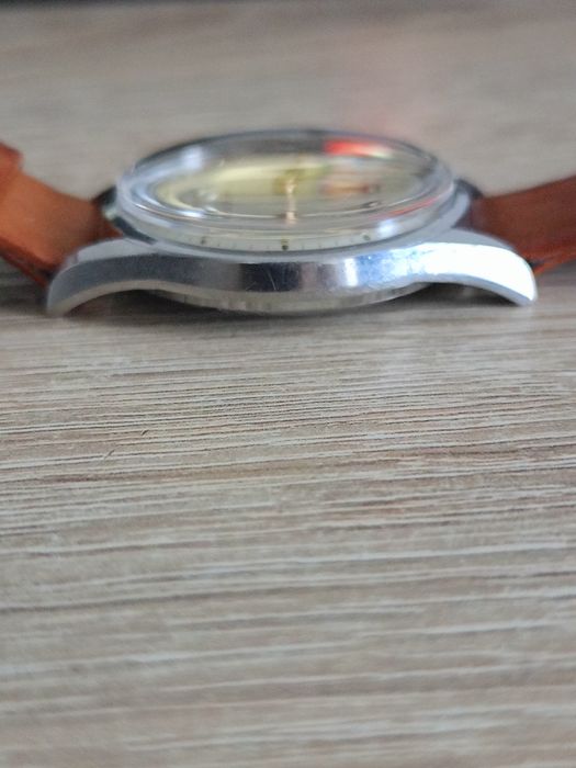 Zegarek mechaniczny Certina z lat 60 w stalowej 35.5mm kopercie