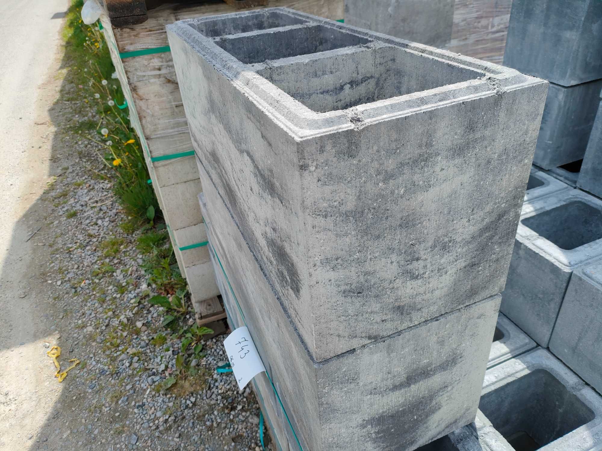 Filar podstawa pod pompę piec 75x28x28  donica gazon ogrodzenie pustak