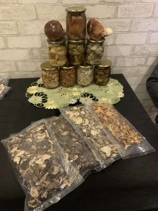 Продам гриби консервовані та сушені