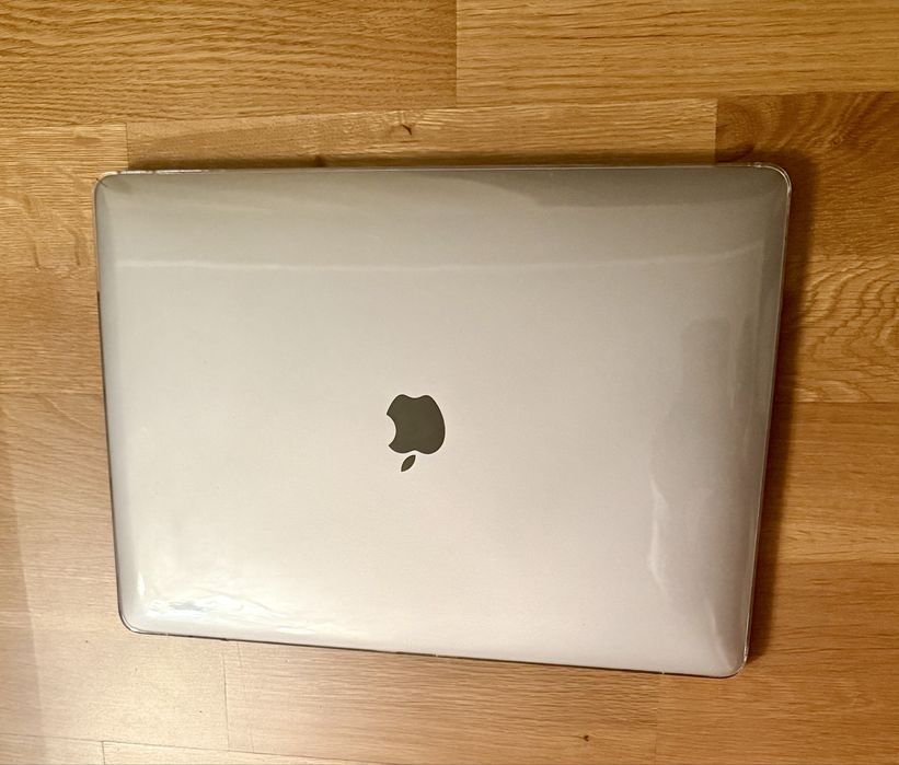 MacBook Pro 15, Touch Bar, 16 Гб