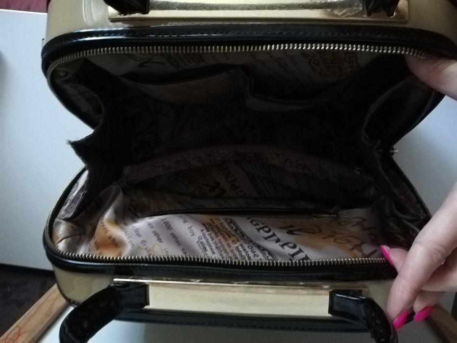 Сумка женская каркасная от D&K