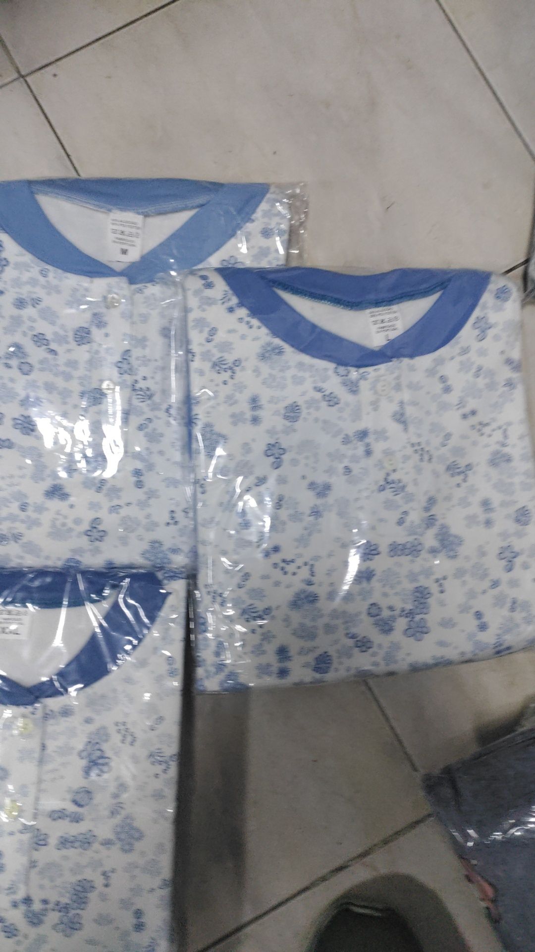 Pijamas cardados 6 Euros.             Só para REVENDA