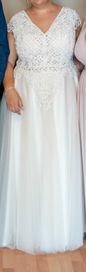 Piękna efektowna suknia ślubna