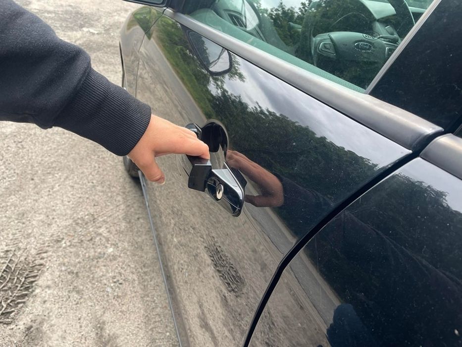 Awaryjne otwieranie samochodu, otwieranie zamkniętego auta Czarnków