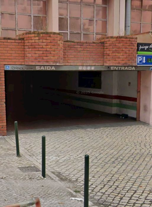 Arrecadação em parque de estacionamento coberto