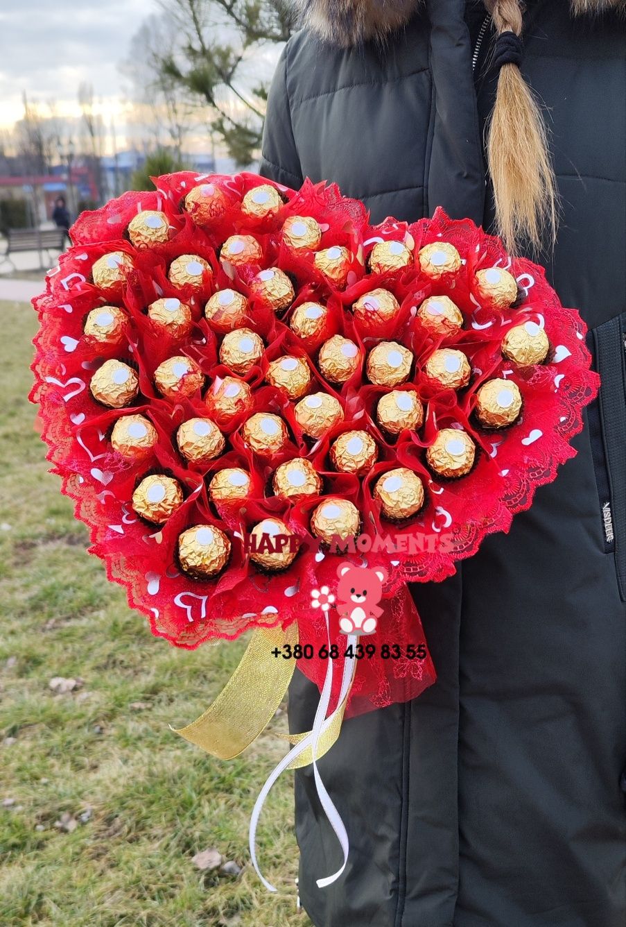 Шикарный большой букет сердце из конфет Ferrero Rocher на день матери