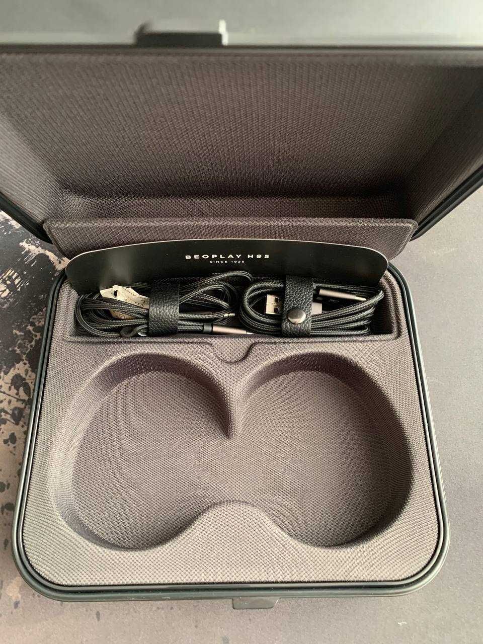 Навушники Bang & Olufsen Beoplay H95