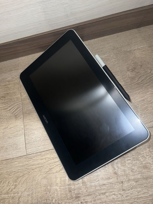 Графічний планшет Wacom One (DTC133W0B)