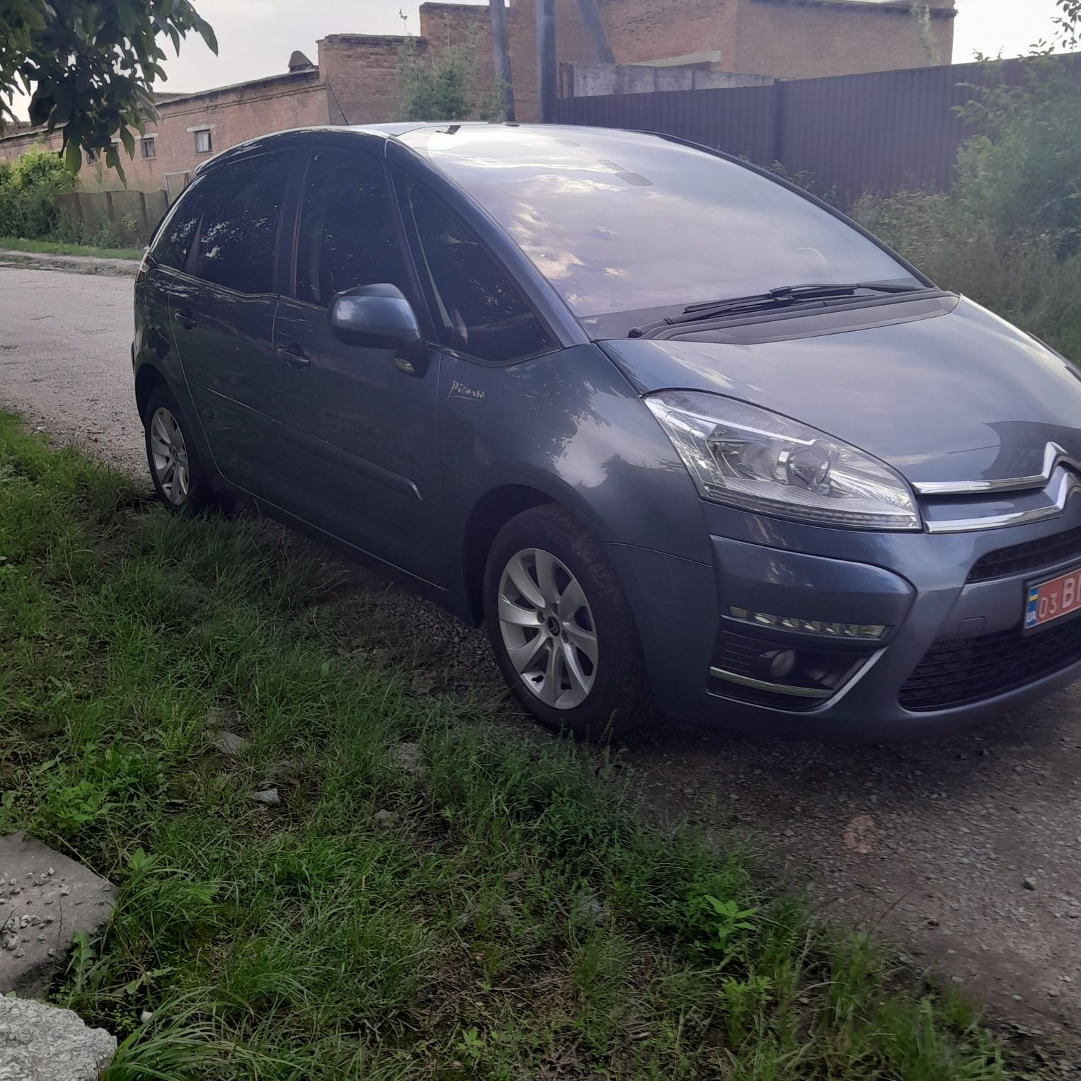 Продам СІТРОЕН Пікассо 2011рік АВТОМАТ 1.6 дизель