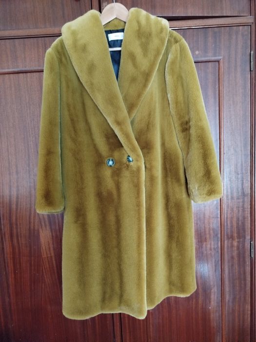 Casaco de pêlo falso