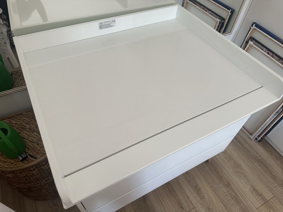 Komoda Pinio Swing, nadkladka do przewijania