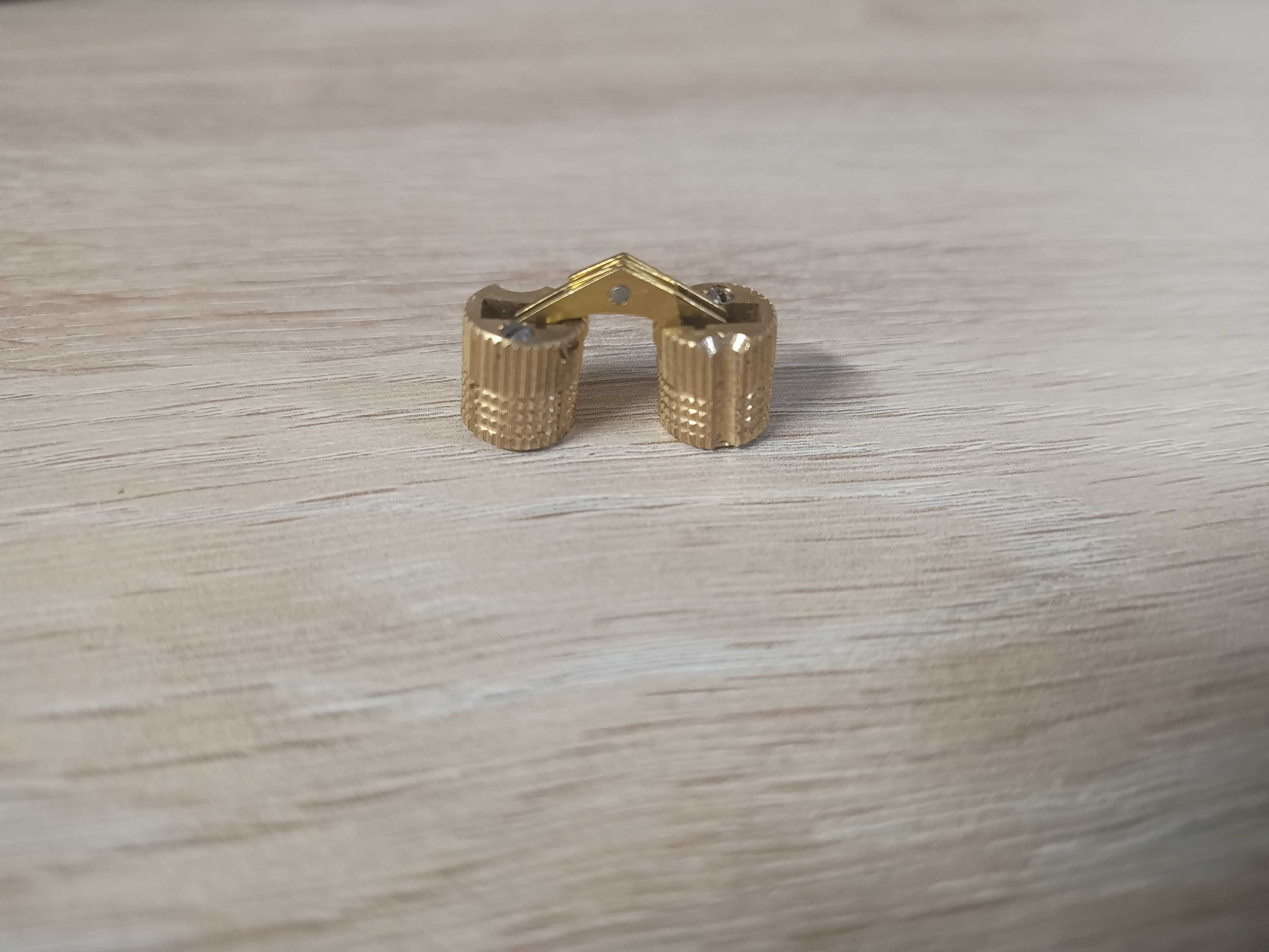 ZAWIAS ZYSA 12mm do płyt drewnianych o grubości od 17-22mm Häfele
