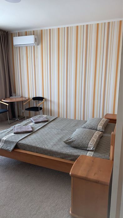 Отель на березі Дніпра