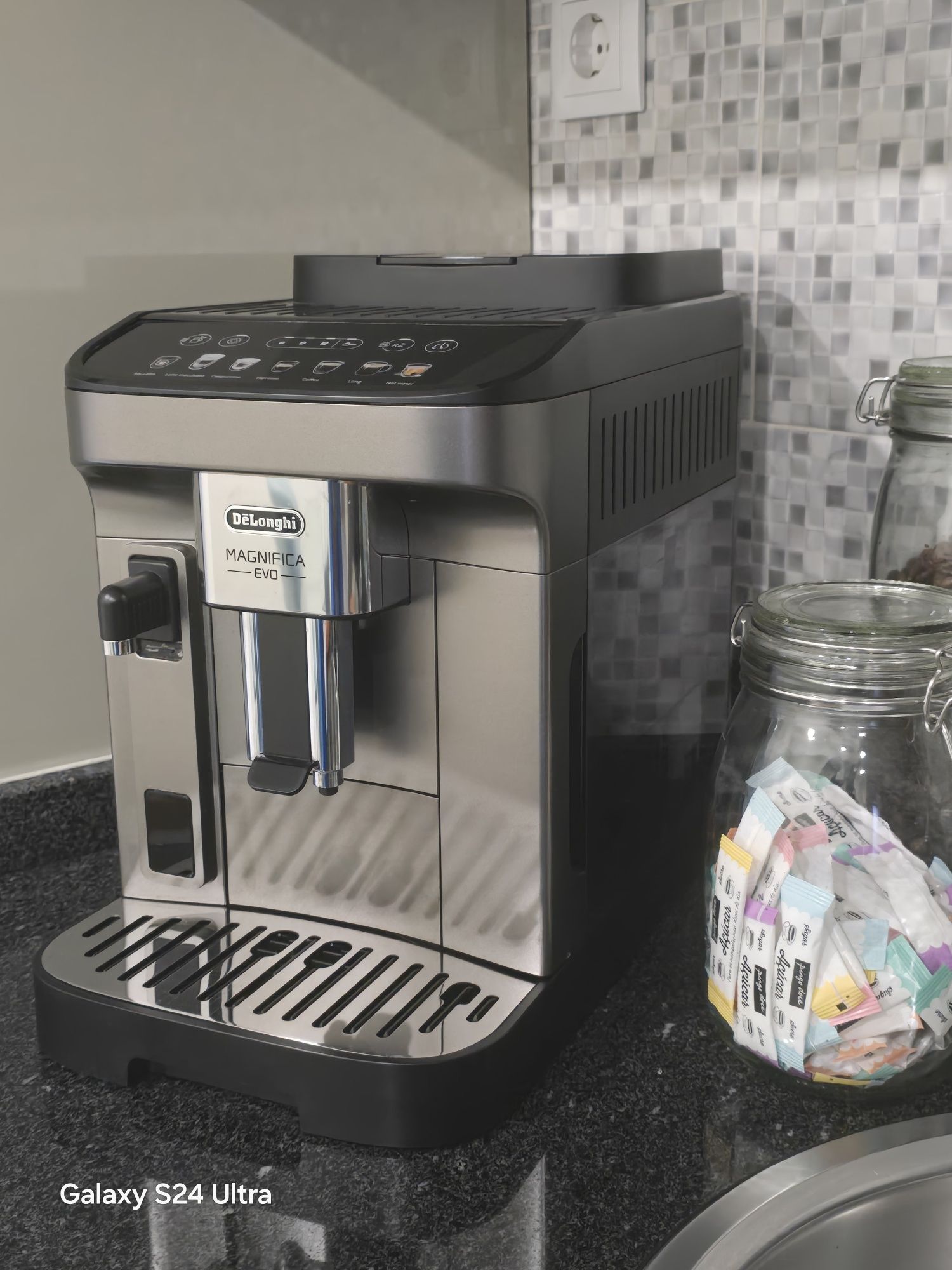 Máquina de Café Automática DELONGHI Magnifica Evo ECAM290.61.SB