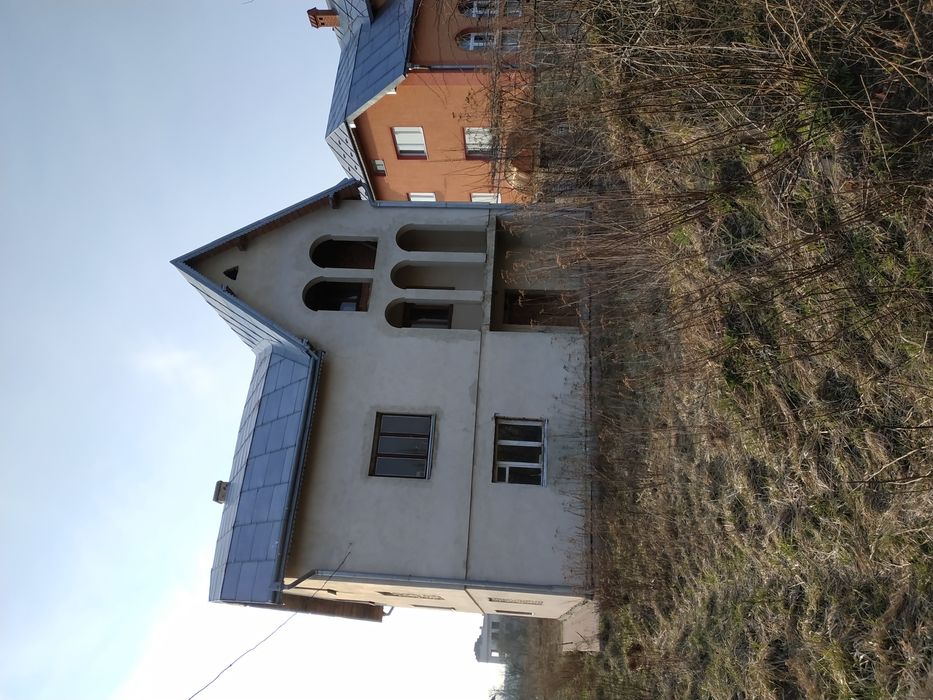 Будинок, незавершене будівництво