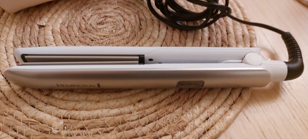 Prostownica do włosów Remington Hydraluxe S8901