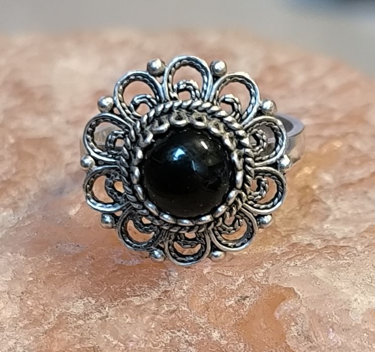 Pierścionek srebrny filigran z onyksem