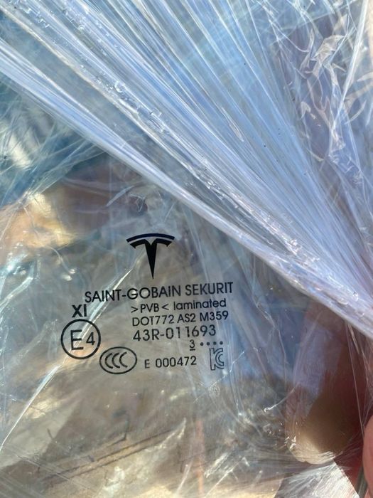 Tesla Y скло стекло водія пасажира оригінал
