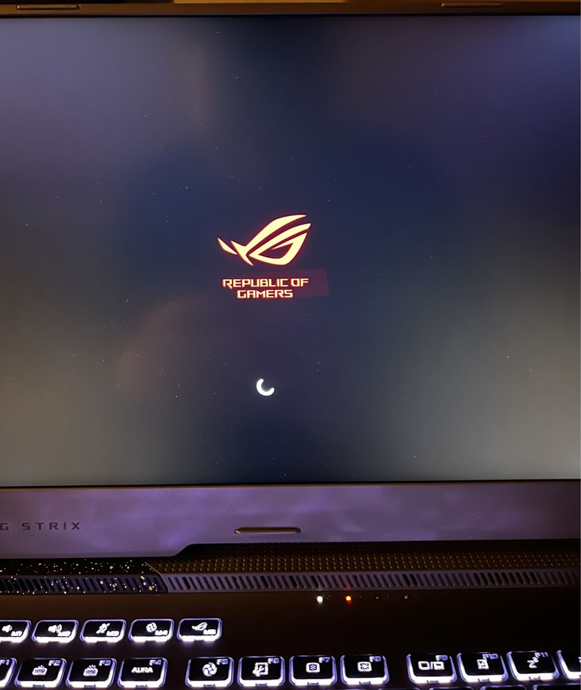 ASUS ROG Strix G15 (G513RW-HQ142W) - 15.6 - R7 6800H - 16GB - 1TB