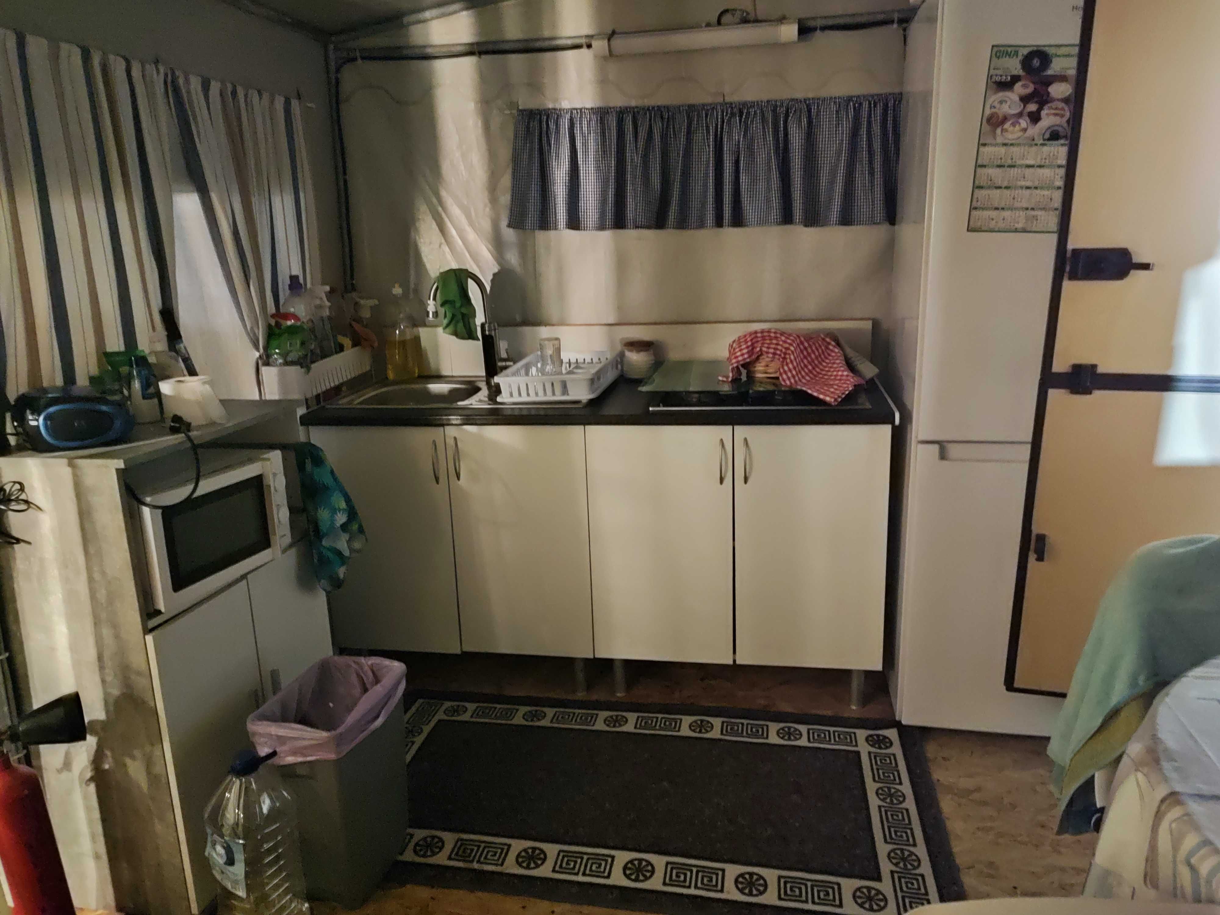 Vende se caravana com avançado