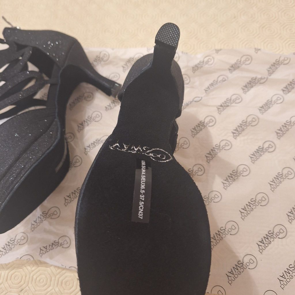 Sapatos de Dança Novos