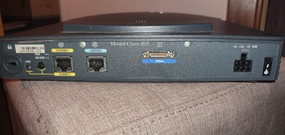 Router Cisco 1605 ISDN + Router Cisco 805 Serial